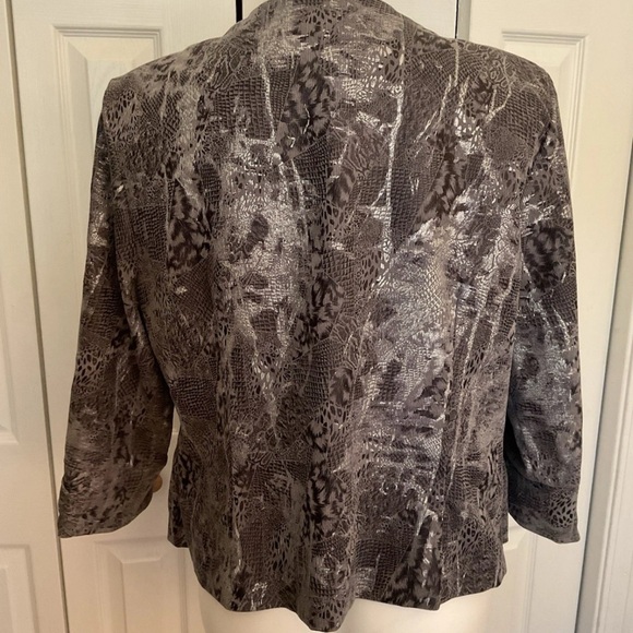 Dressbarn Light Blazer/Jacket size XL w/Brooch - Picture 4 of 6